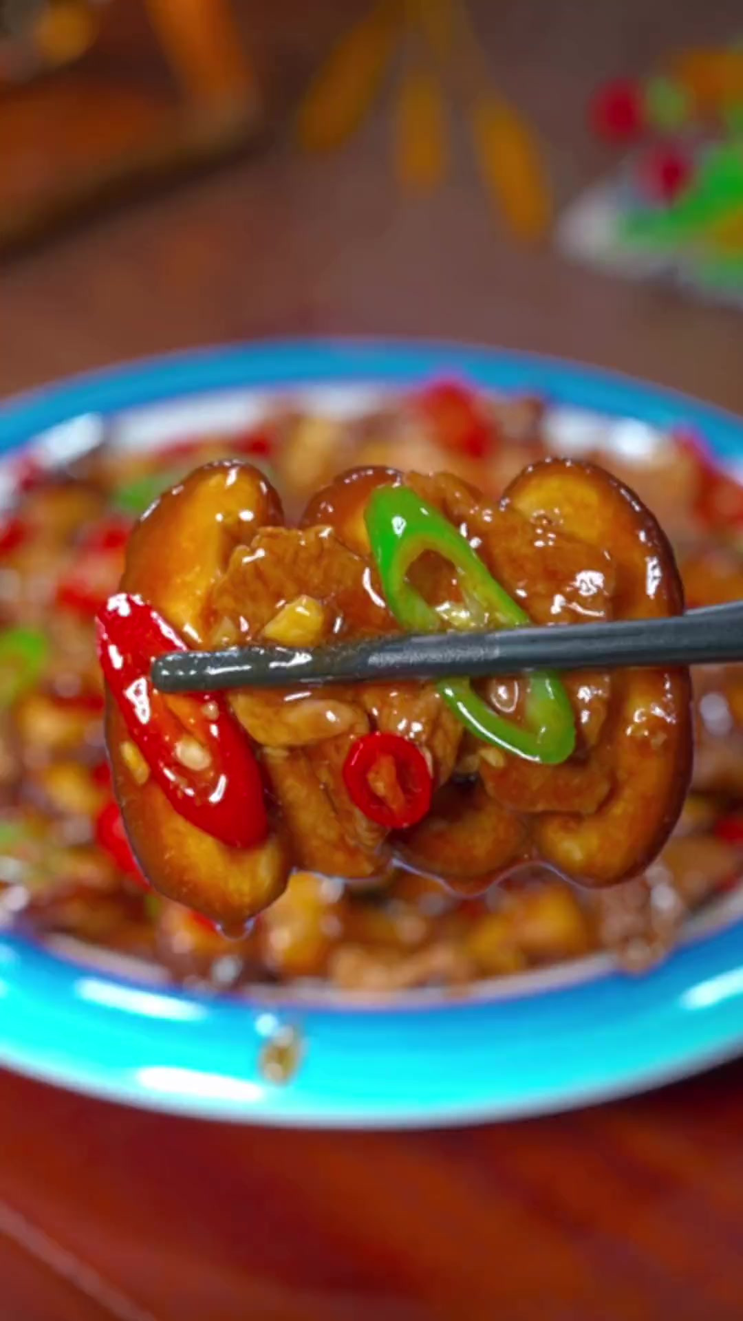 没胃口的时候，做个这样的香菇炒肉片，好吃又下饭