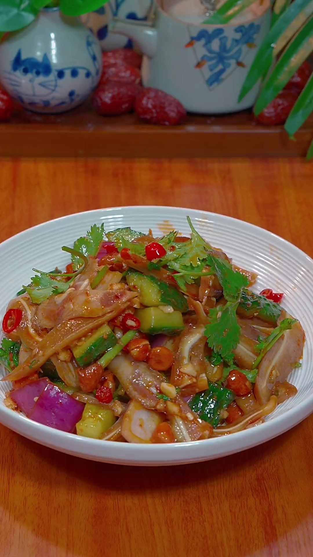 年夜饭第十八道菜《凉拌猪耳》餐桌上少不了的一道小凉菜