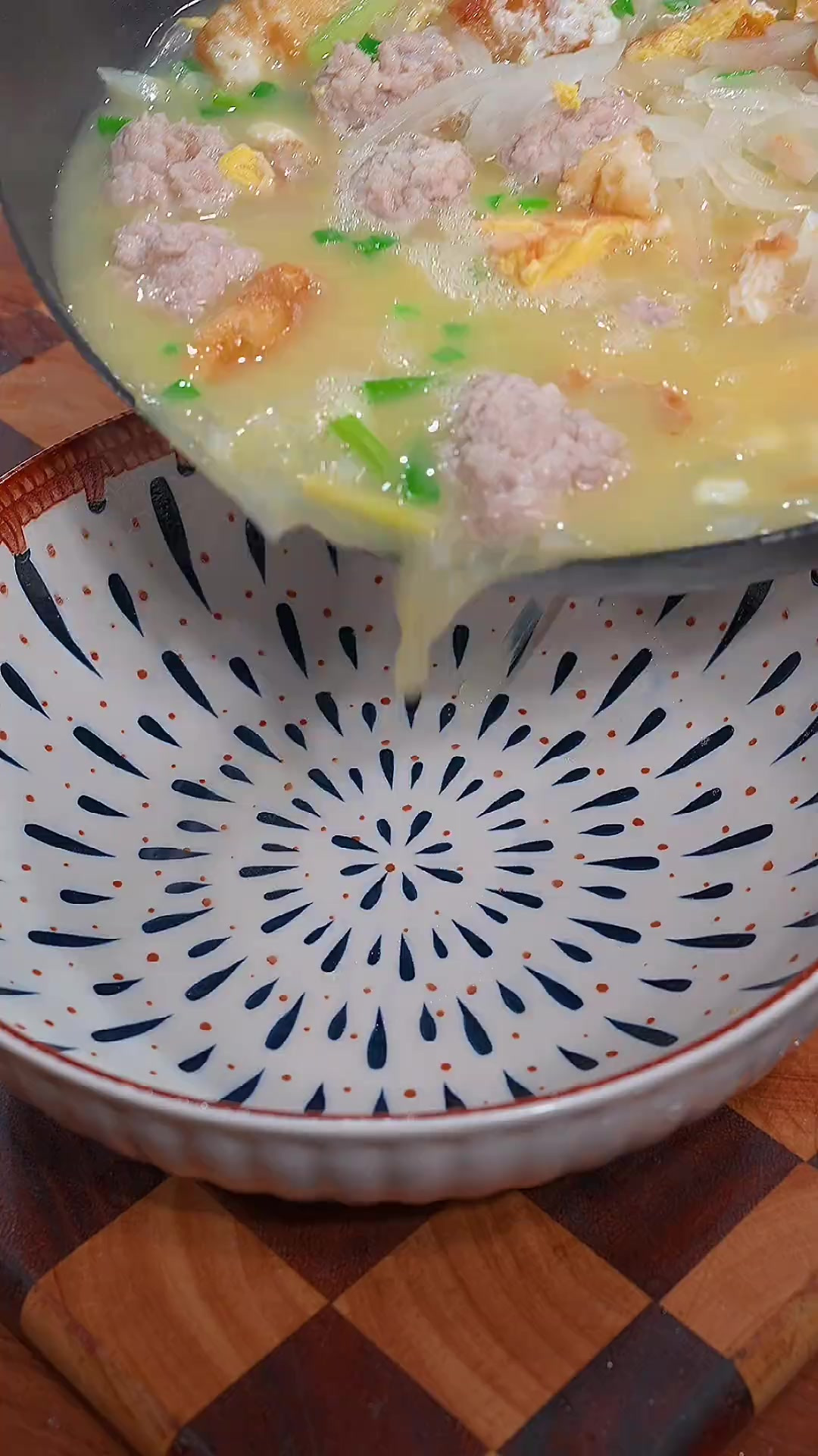 冬吃萝卜夏吃姜这个荷包蛋萝卜丝肉丸汤请你收藏好