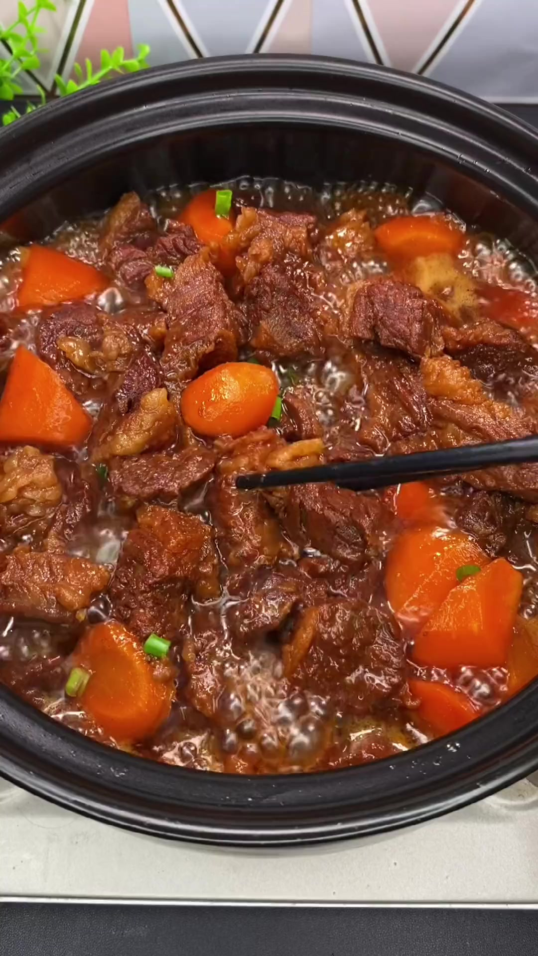 软烂入味的红烧牛肉，每周我都会做三次给孩子吃，孩子很喜欢！
