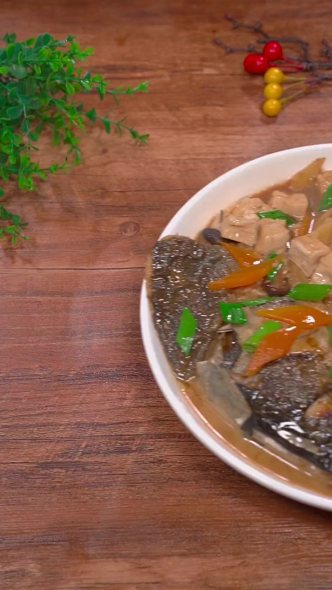 为什么饭店里的鱼头烧豆腐那么入味好吃呢?看完你就会了