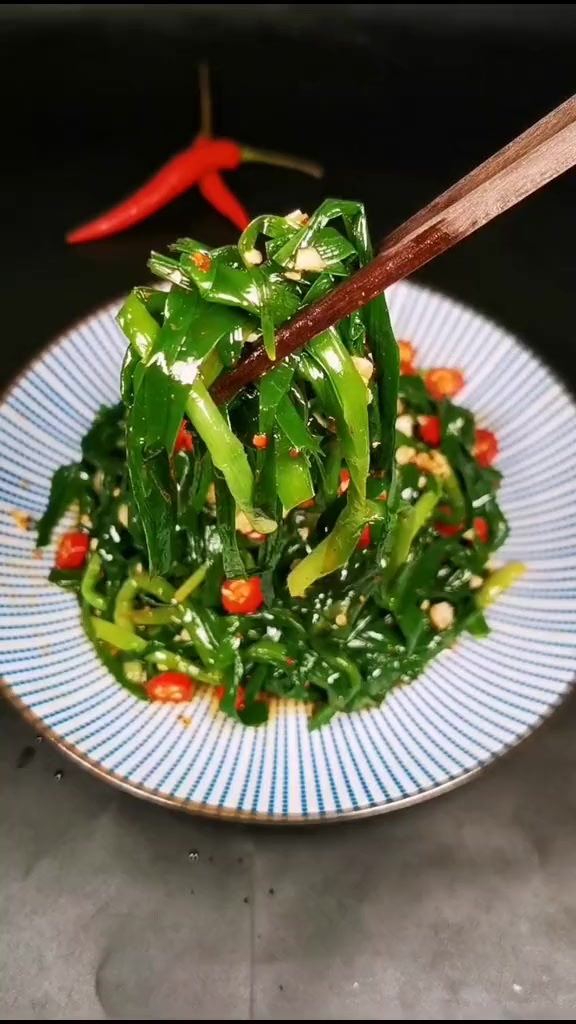 大家快点做起来吧凉拌韭菜