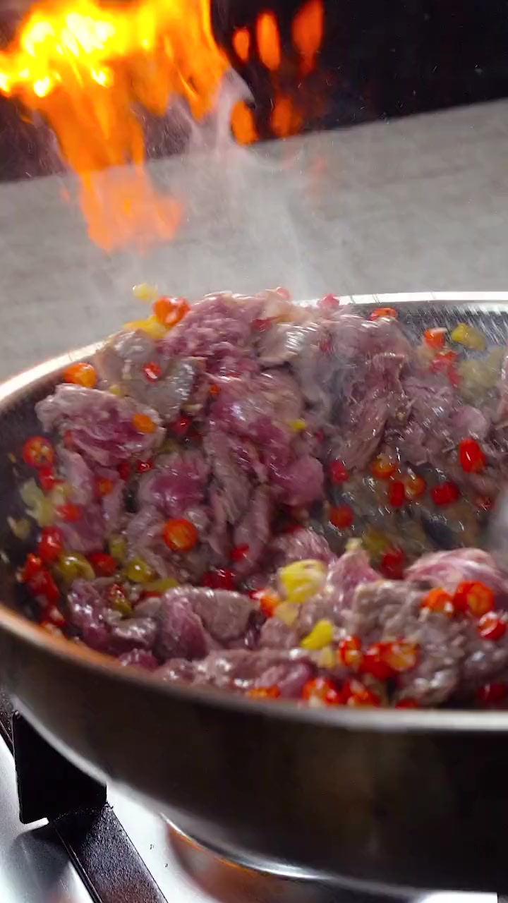 家常菜小炒黄牛肉,牛肉好吃的秘诀在这里