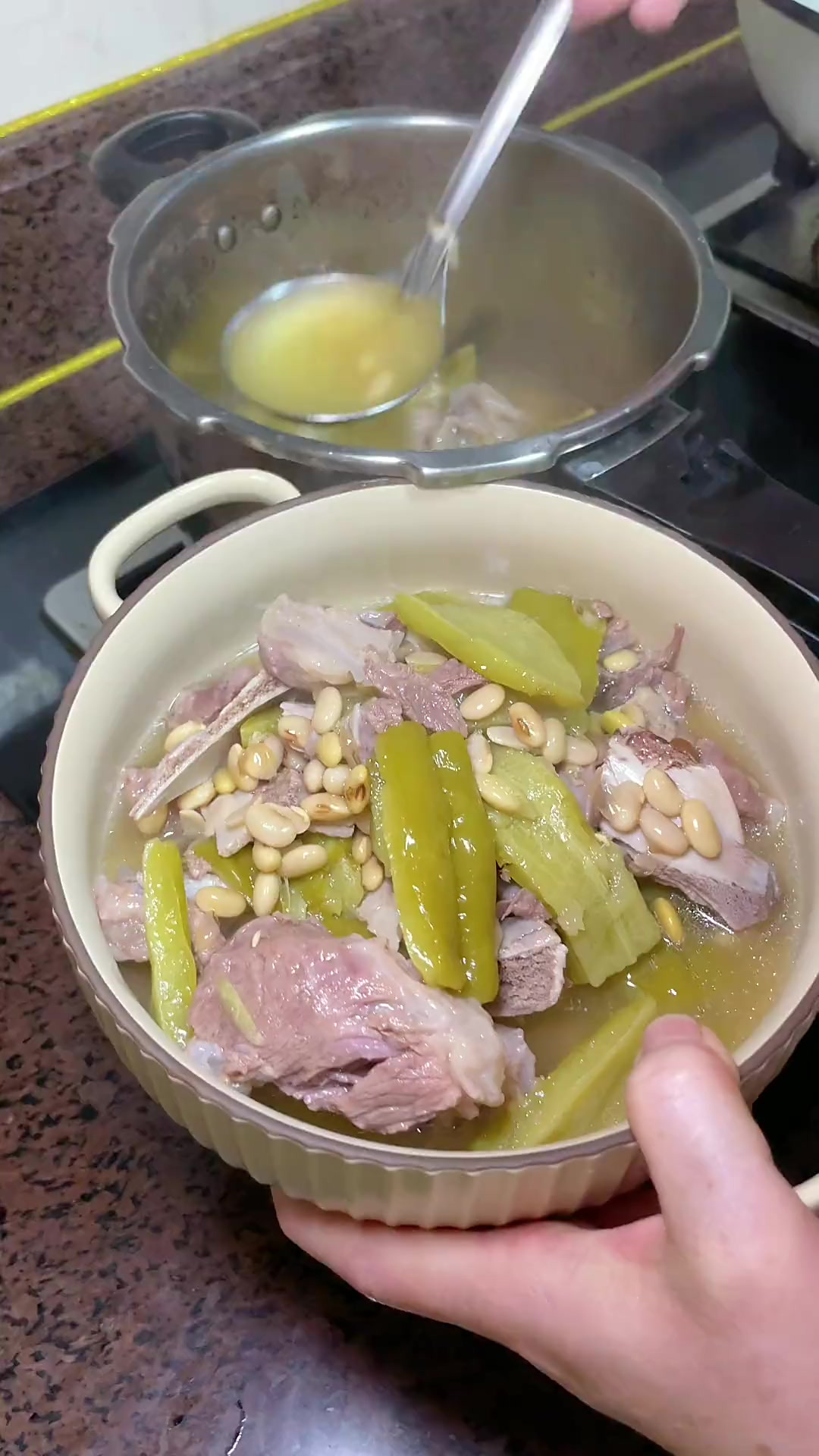 这个汤真的太太太好喝了！夏天来上一碗超级清爽！