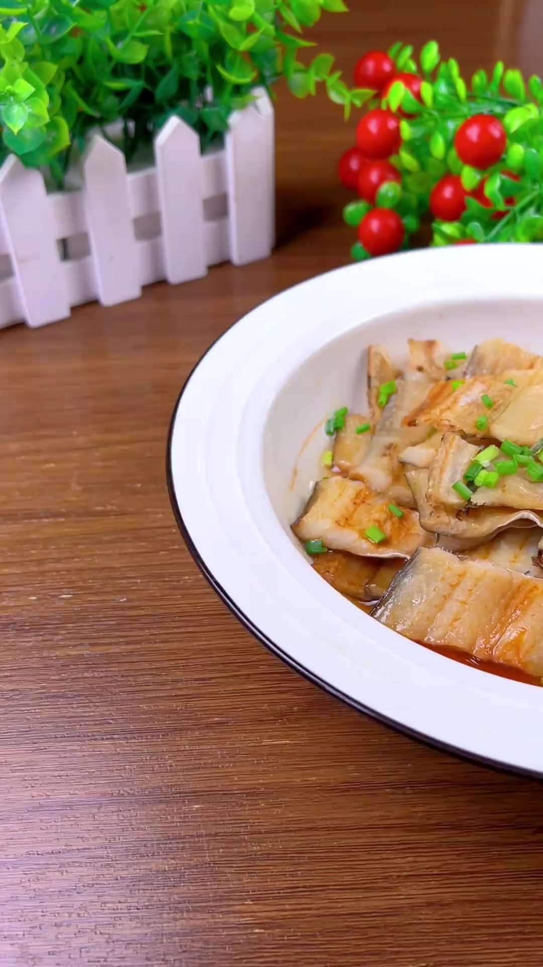 清蒸鳗鱼鲞在我们温州特别受欢迎，鲜香美味，下酒又下饭～