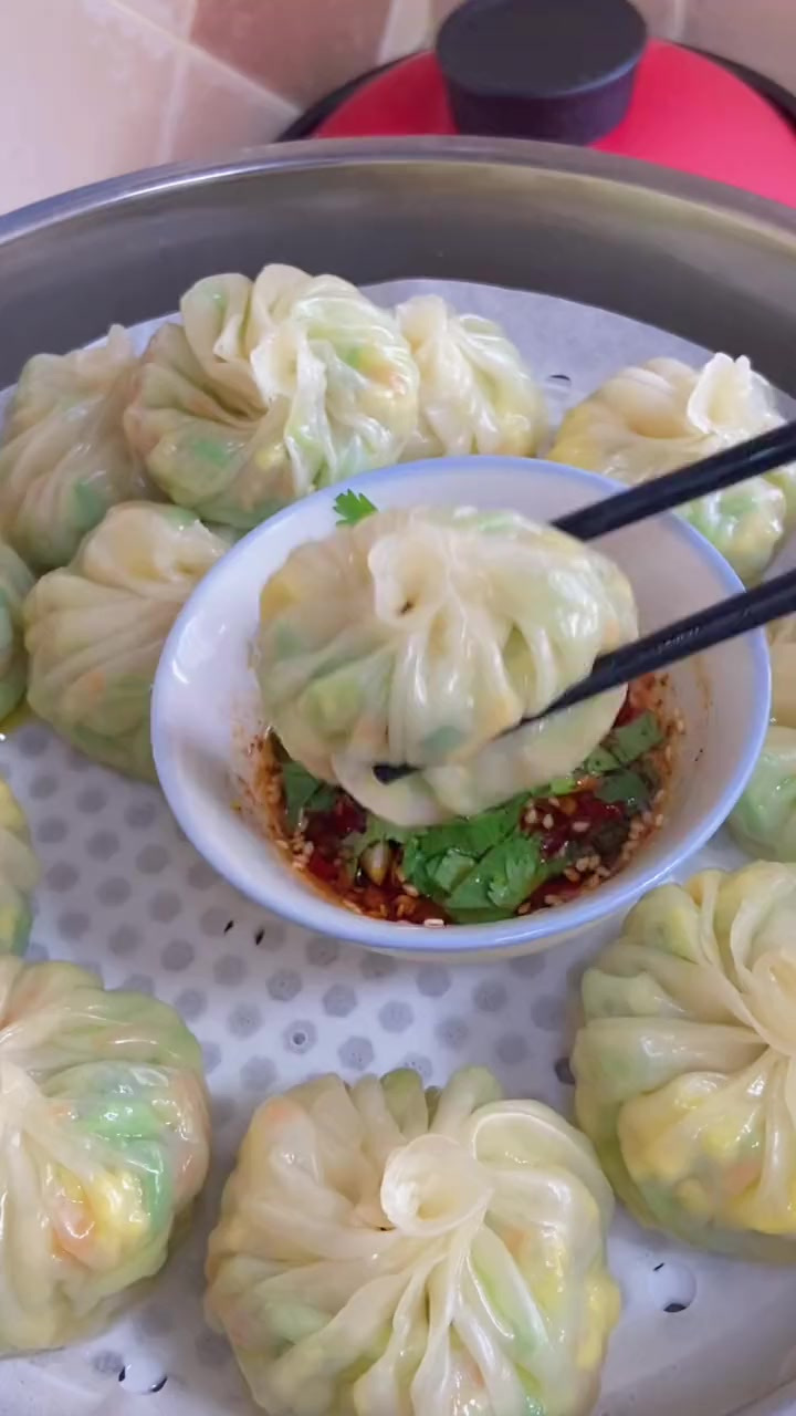 三鲜蔬菜包,皮薄馅大,一看就有食欲,做法简单