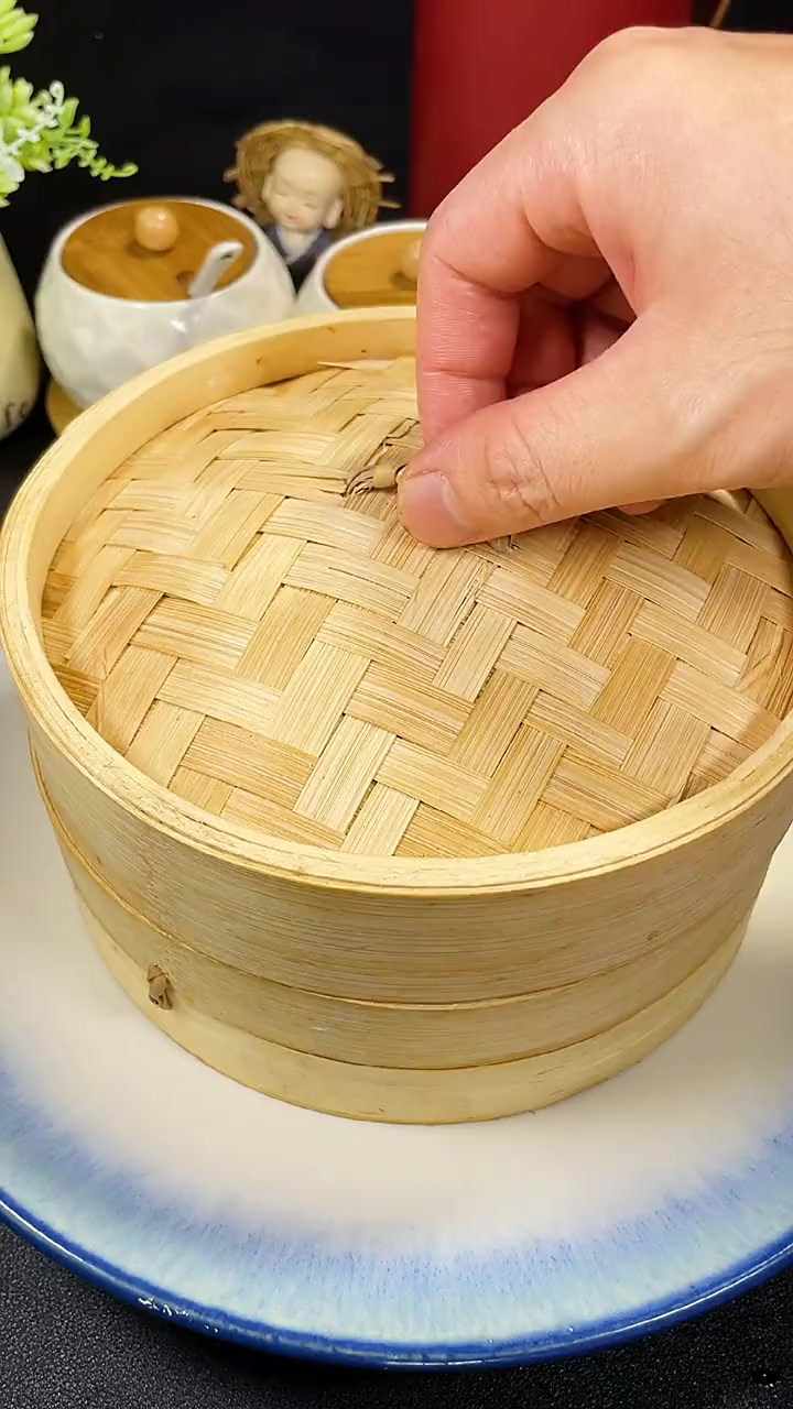 这个海鲜笼仔饭超好吃,一定要试一试噢不好吃你顺着网线来打我