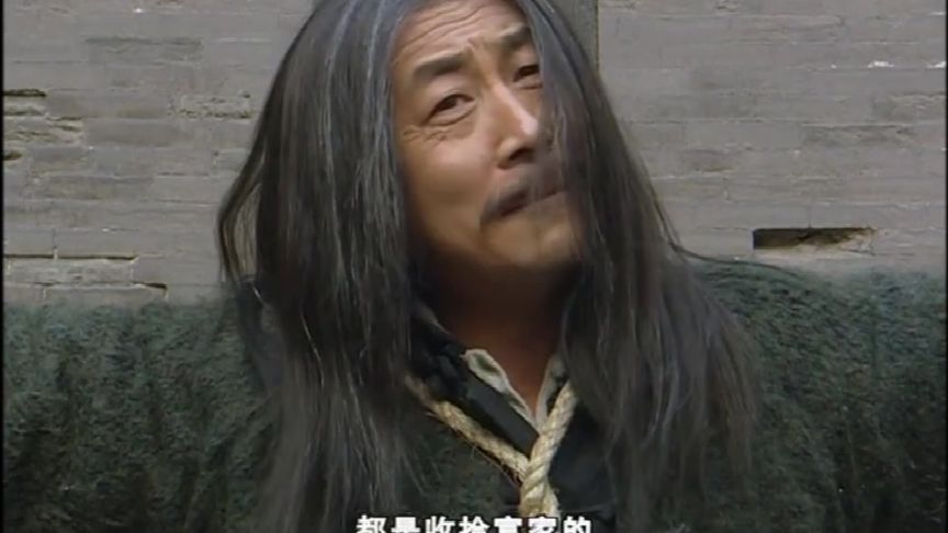 关中女人:土匪头子要被枪决,村民人手一个白馒头给他送行!