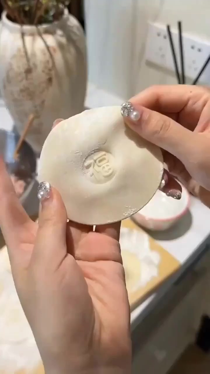 新年福饺包法:带财字的饺子更显年味