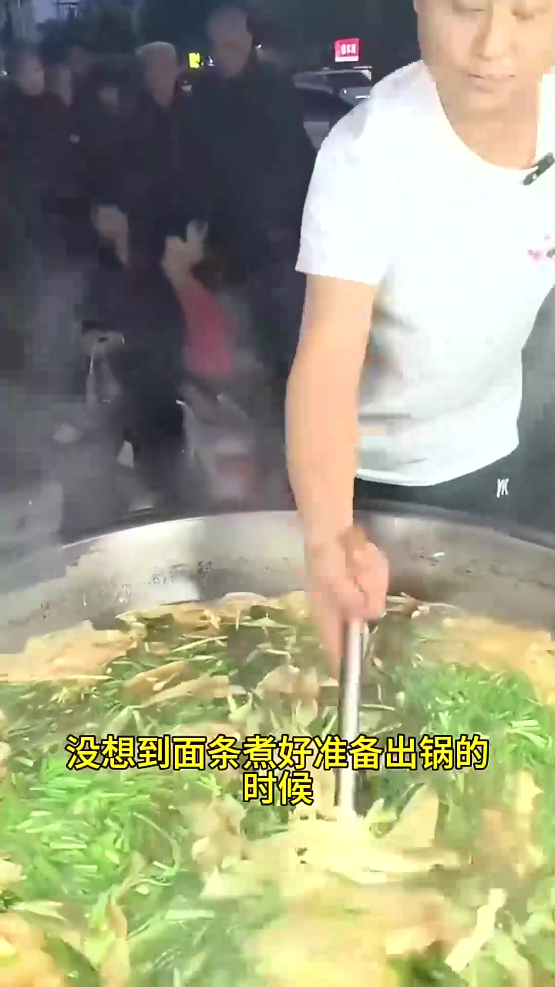  加过洗洁精的面条还能吃吗?