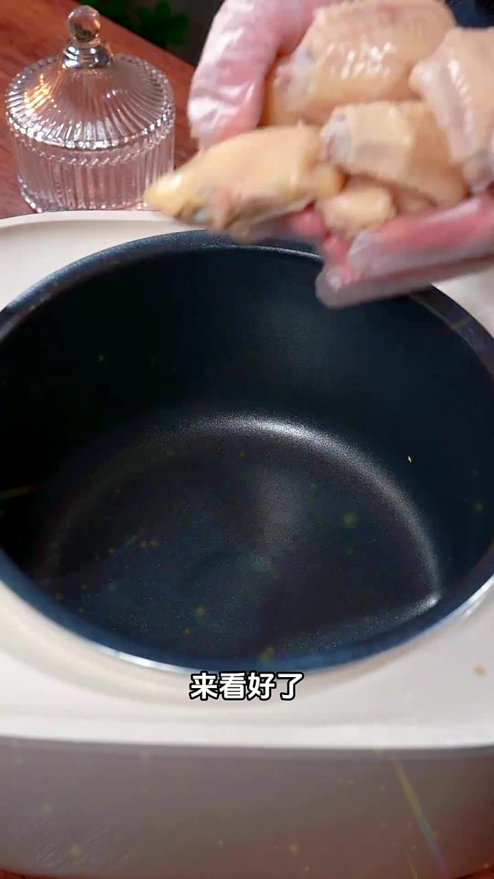 电饭锅搞定可乐鸡翅，简单到爆，不用开火就能做，太香了可乐鸡翅 电饭锅美食 电饭煲
