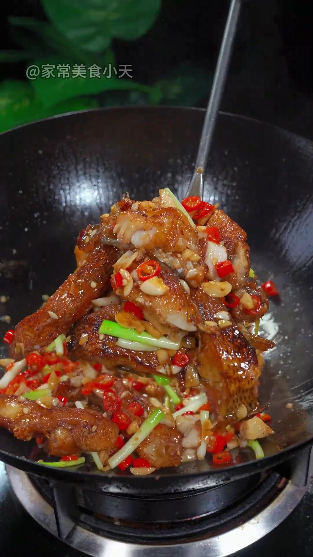 香煎鲈鱼祥细做法,外酥里嫩超级下饭,赶紧去试试吧