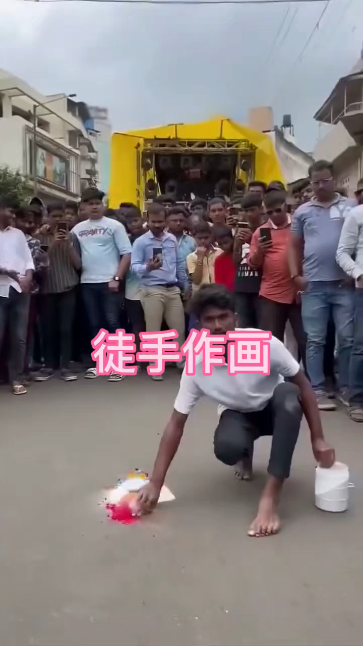 这样徒手作画你见过吗