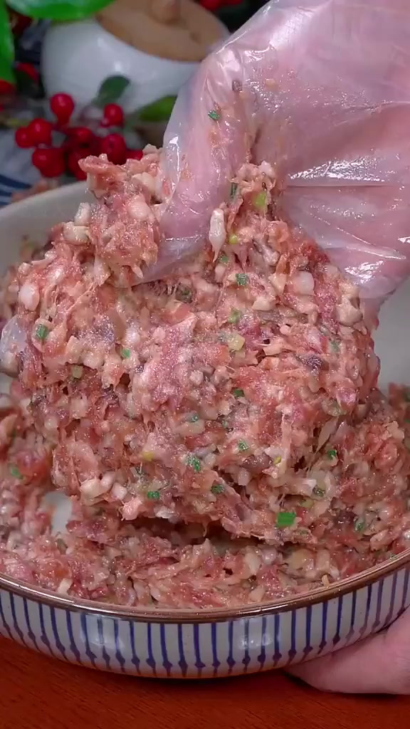 过年必备!香菇猪肉饺子的秘密调馅法!