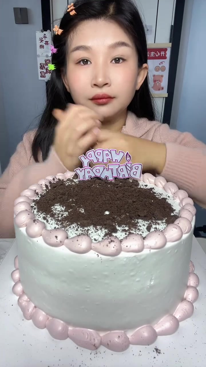 一人食蛋糕来啦,祝今天生日的小伙伴生日快乐