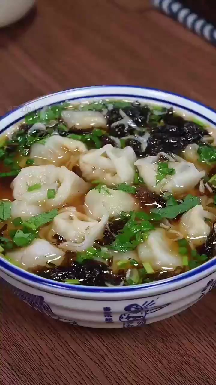 馄饨汤底秘诀大公开,调好这一步是关键