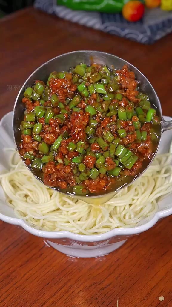 豆角肉末打卤面,酱香浓郁连吃三天不过瘾