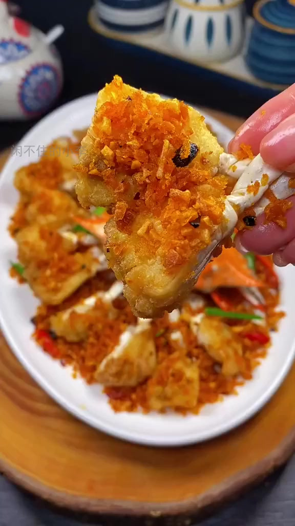 蒜香四溢的避风塘炒蟹,秒变家庭厨神!