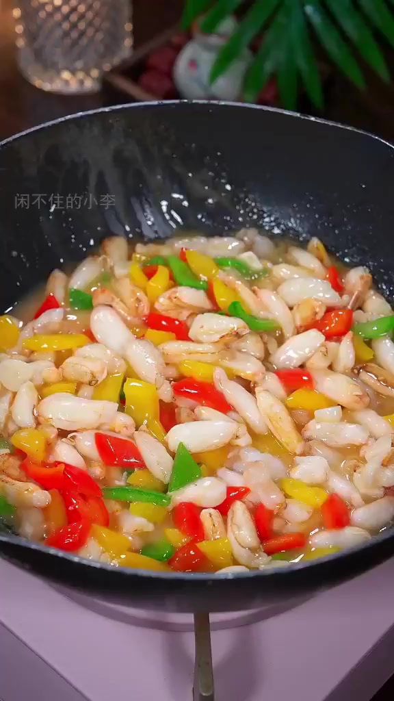 女儿爱蟹却嫌剥壳?这道炒蟹钳让你痛快吃蟹肉!