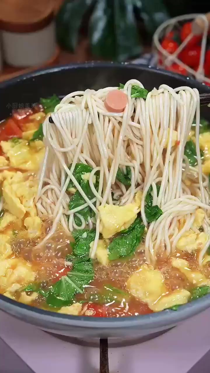 番茄鸡蛋面汤,唤醒孩子味蕾的早餐新选择