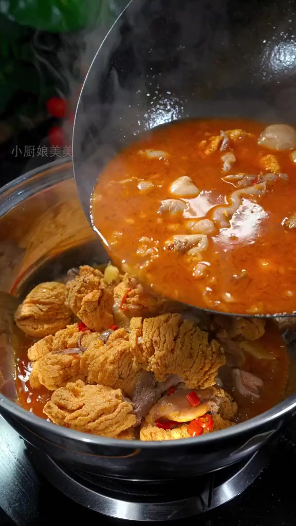 揭秘鱼杂火锅无腥味秘诀,香辣入口即化!