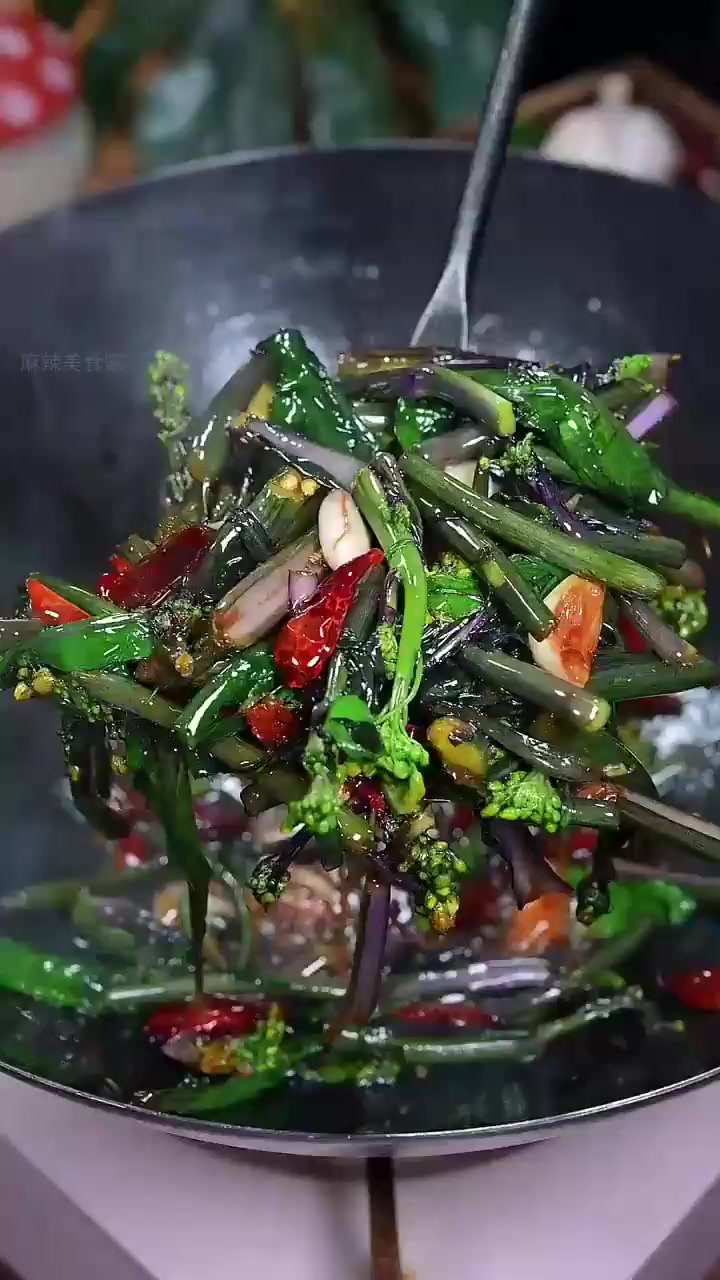 清爽素炒红菜苔,孩子也爱吃的健康美味