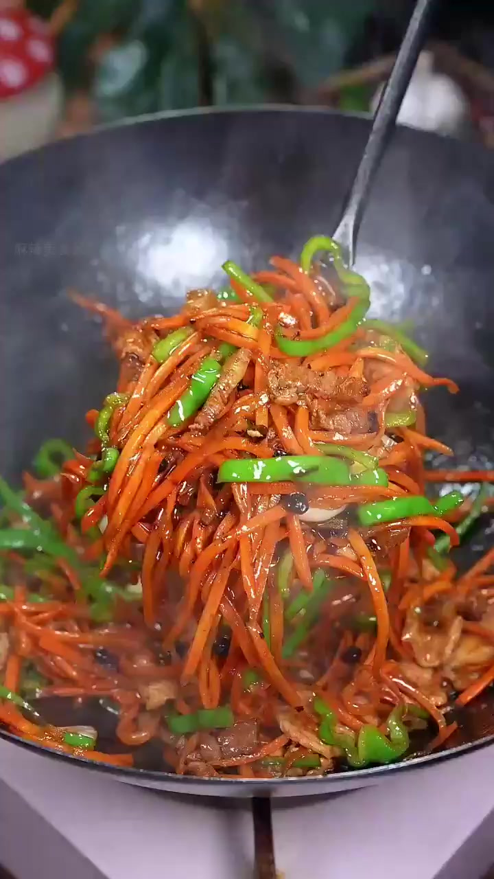 家常美味:胡萝卜炒肉片的简单秘籍