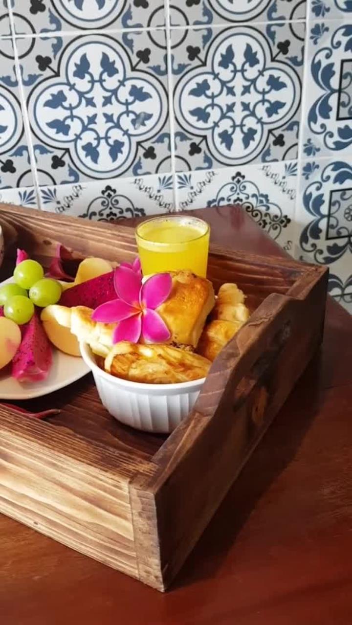 早餐美味餐盘摆放教程