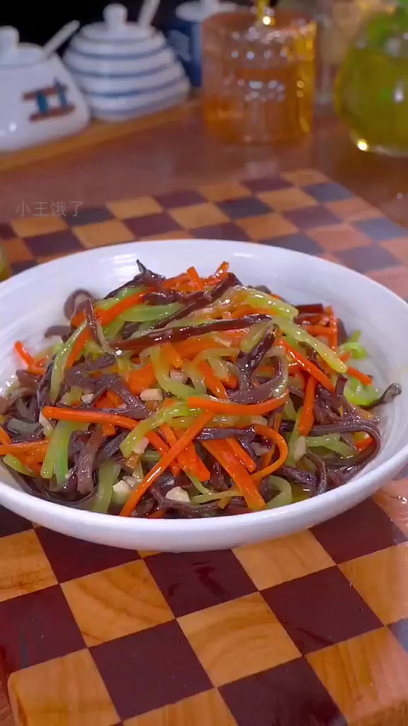 夏日解腻神器:三分钟搞定清爽素炒三丝!