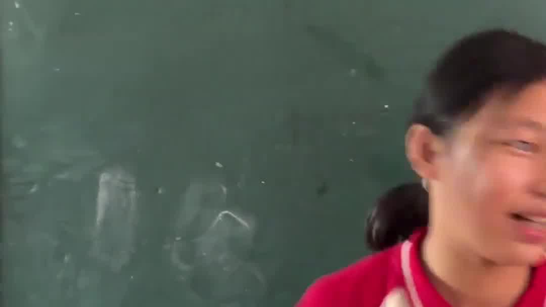 当代学生的发型“鲇鱼须”