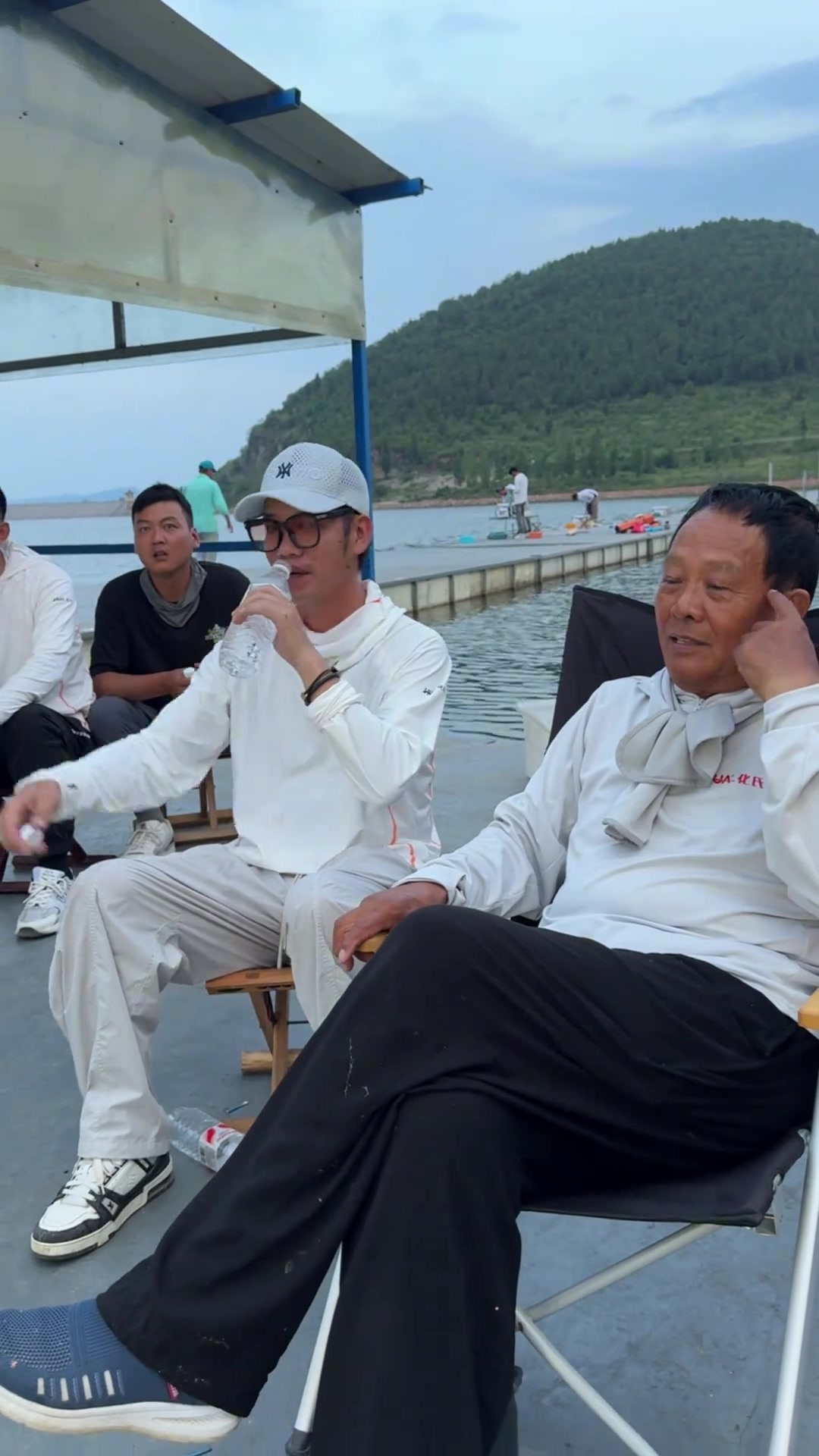 鱼把姑娘吃胖了(1)