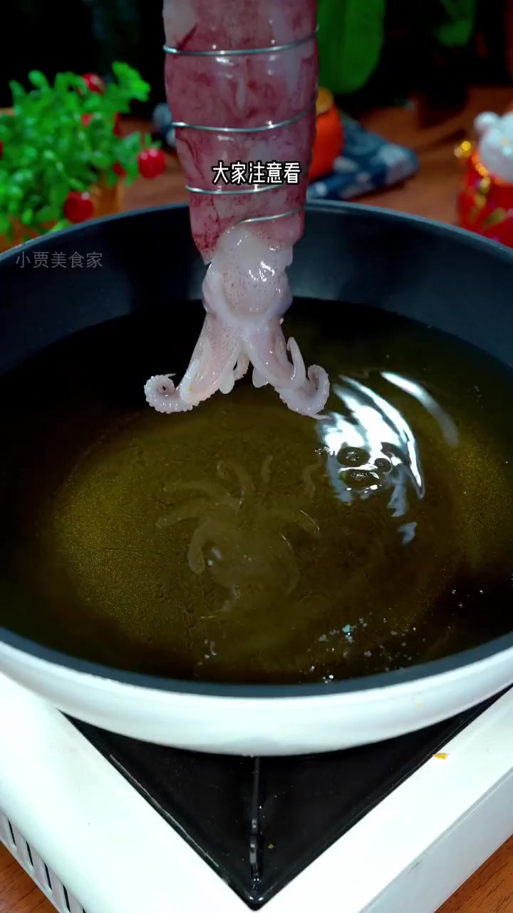 广东酒楼秘制避风塘鱿鱼,家做仅需十几元!