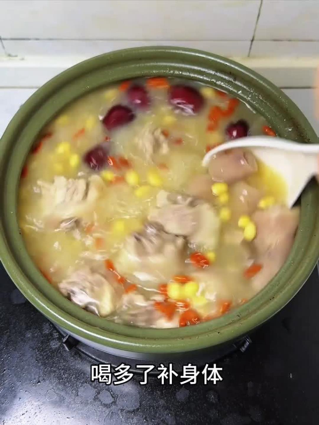《猪尾黄豆汤:三碗下肚仍意犹未尽!》