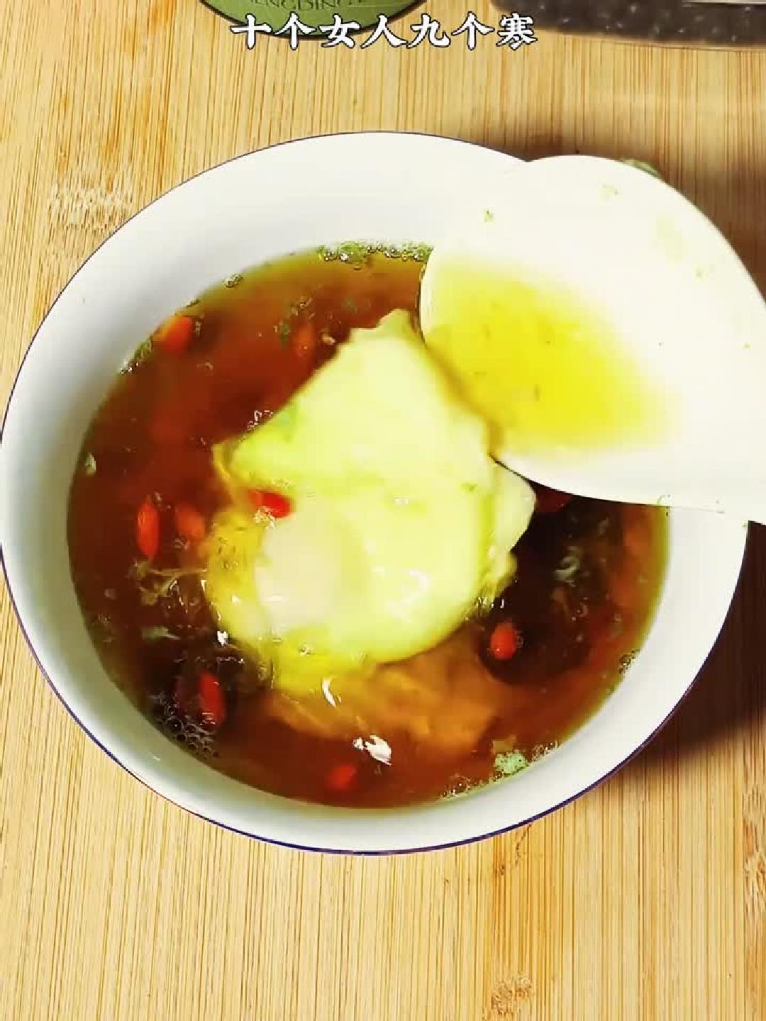 艾草鸡蛋煮一煮，面色红润不显老！