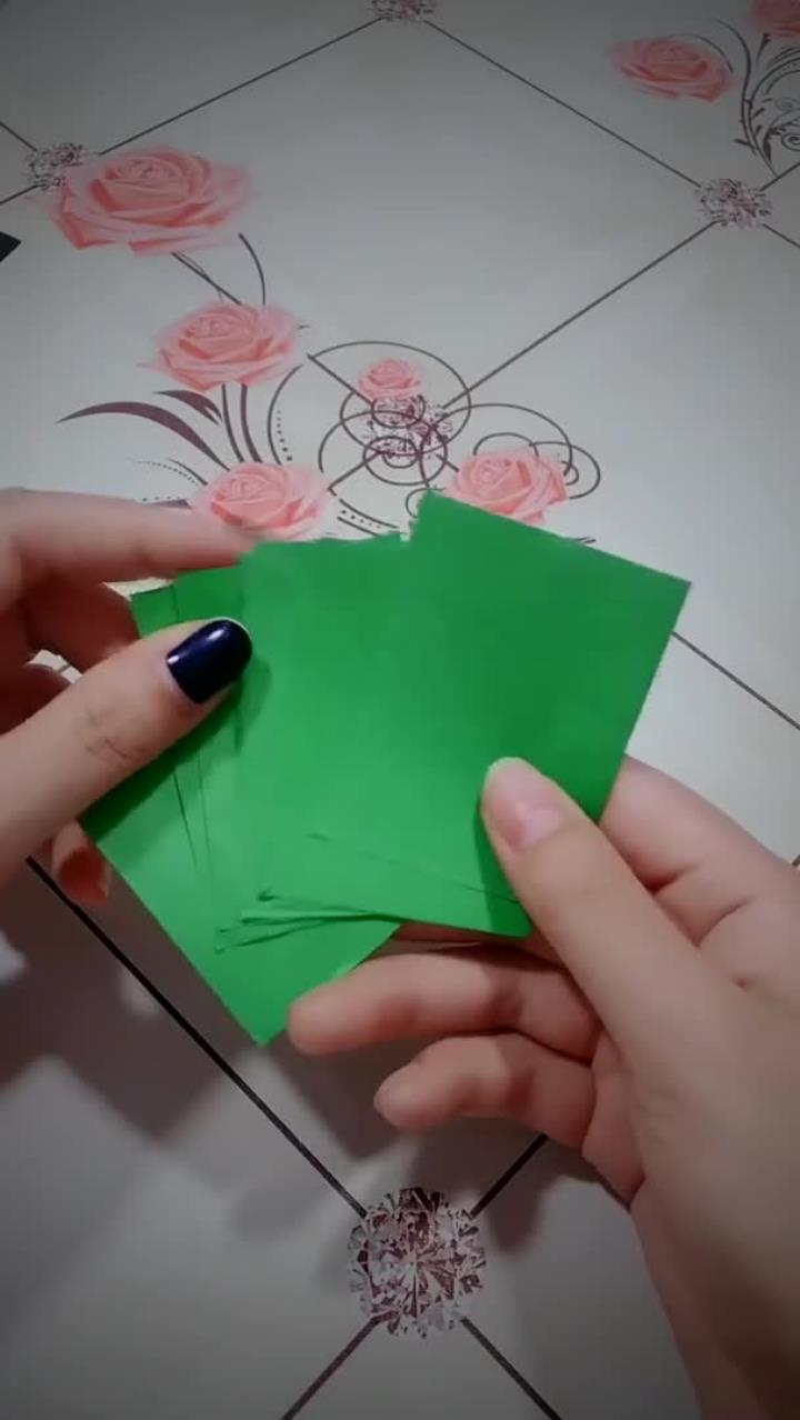 手工折纸分享,教大家做一个小鳄鱼