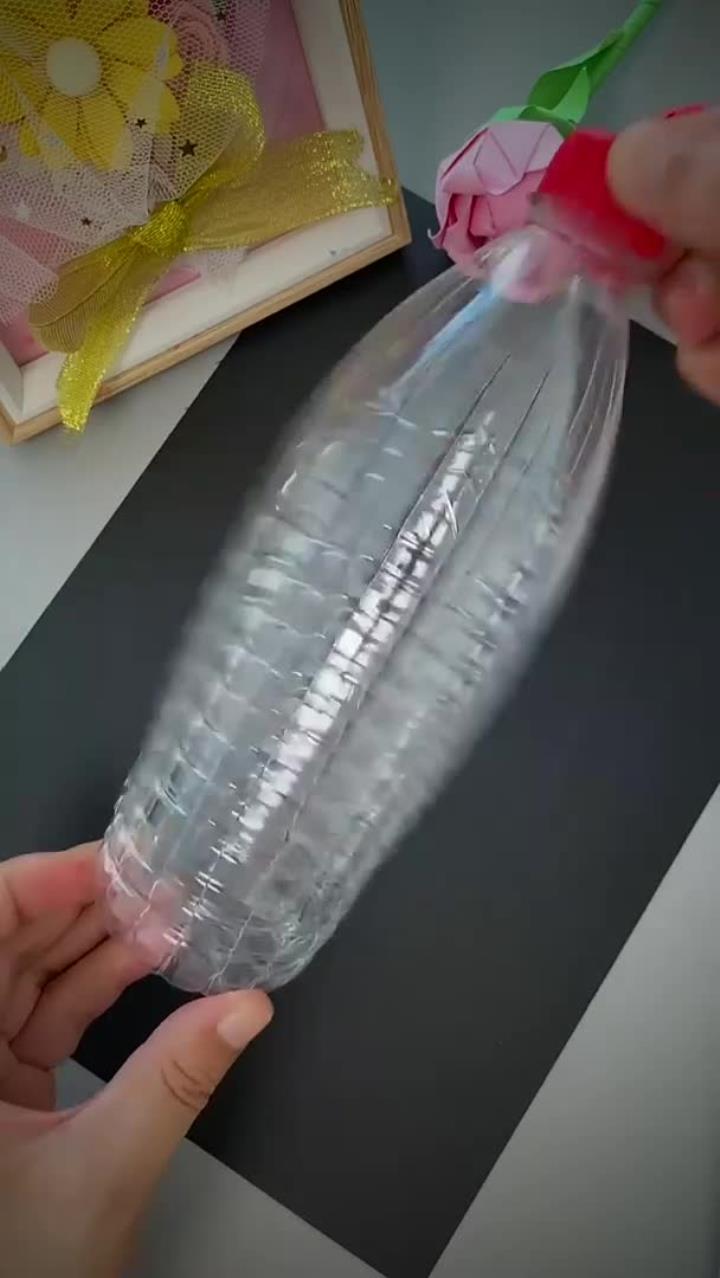 家里的矿泉水瓶不要扔,国庆节、中秋节和孩子做漂亮的手工灯笼吧!