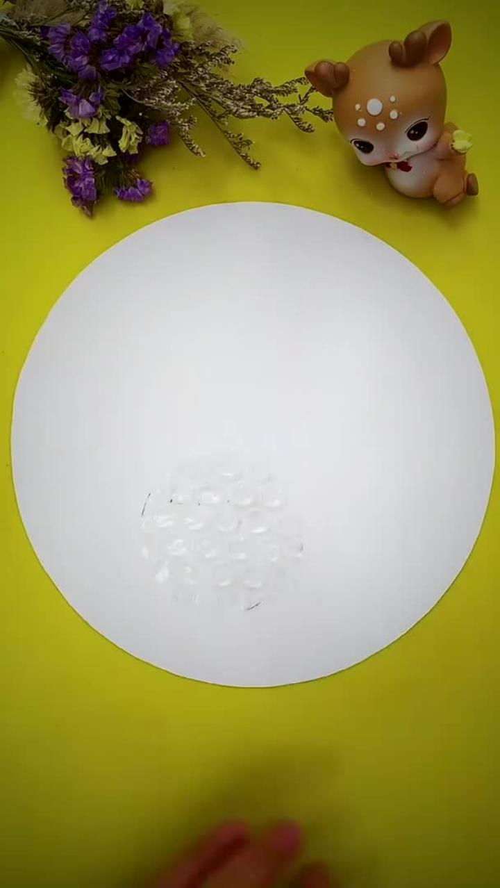 快递泡泡创意可爱的三色小鱼(儿童画 创意美术 小丑鱼 亲子 育儿 丙烯画 水粉画)