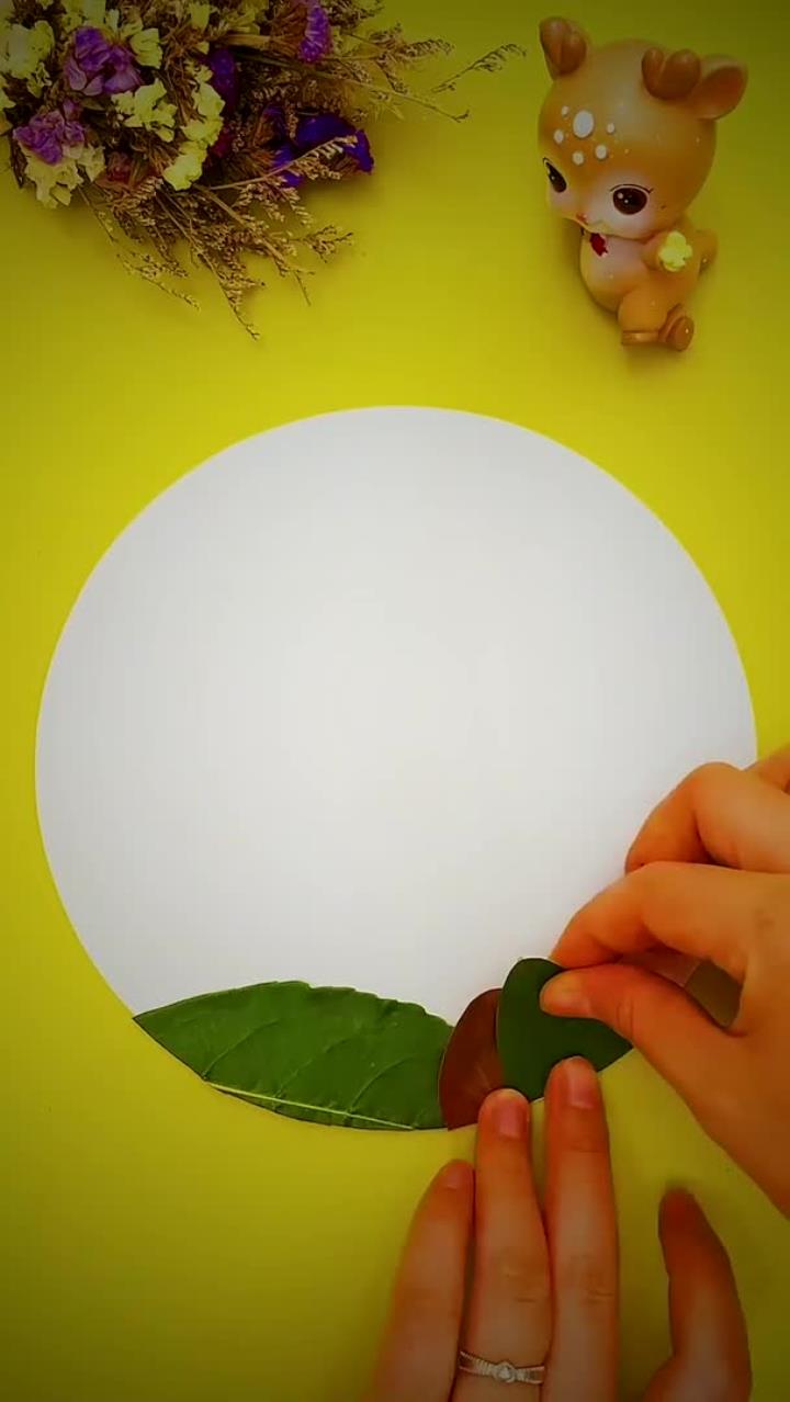 树叶贴画:哇塞!这是什么动物?树叶粘贴画 树叶手工画 树叶创意画 手工 鹤 松树 创