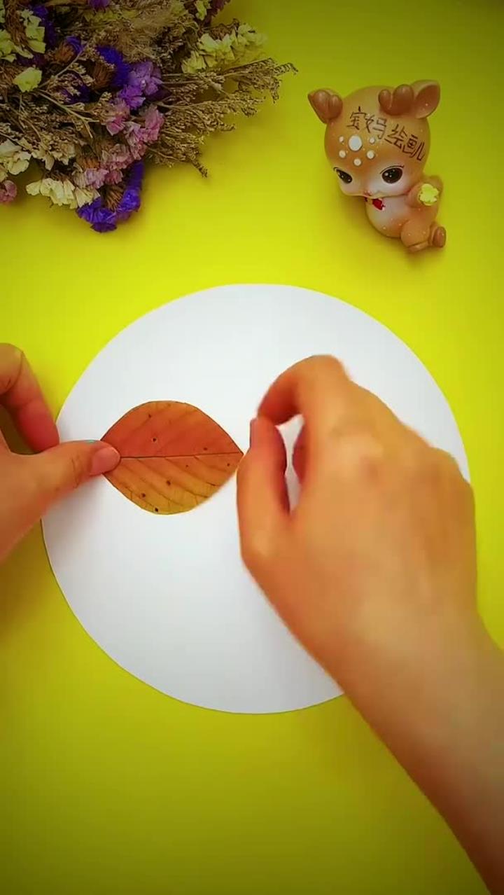 树叶画:来吧!捡2片叶子就能画蜘蛛啦!树叶贴画 树叶创意手工 树叶粘贴画 手工树叶