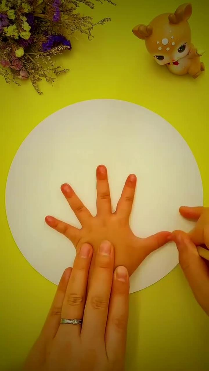 儿童创意画:宝宝手掌印创意小树 儿童画 亲子教育 育儿 手工 幼儿园 少儿美术 画画教