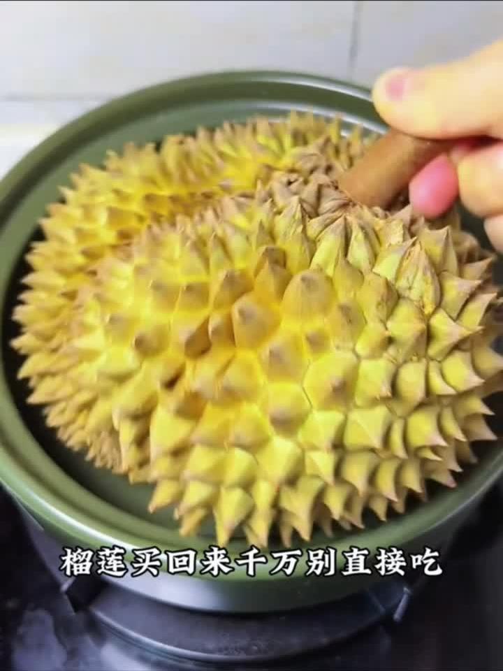 养生新宠:榴莲炖鸡汤,鲜香滋补暖身更暖心!
