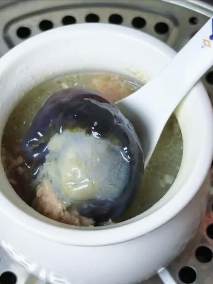 皮蛋肉饼汤:江西瓦罐里的养生秘诀!