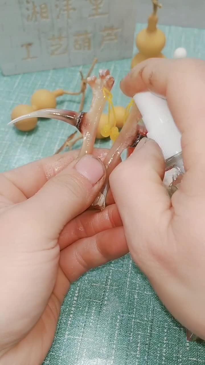 文玩鸡爪子是怎样保养的鸡爪骨文玩鸡蹬子全程支持