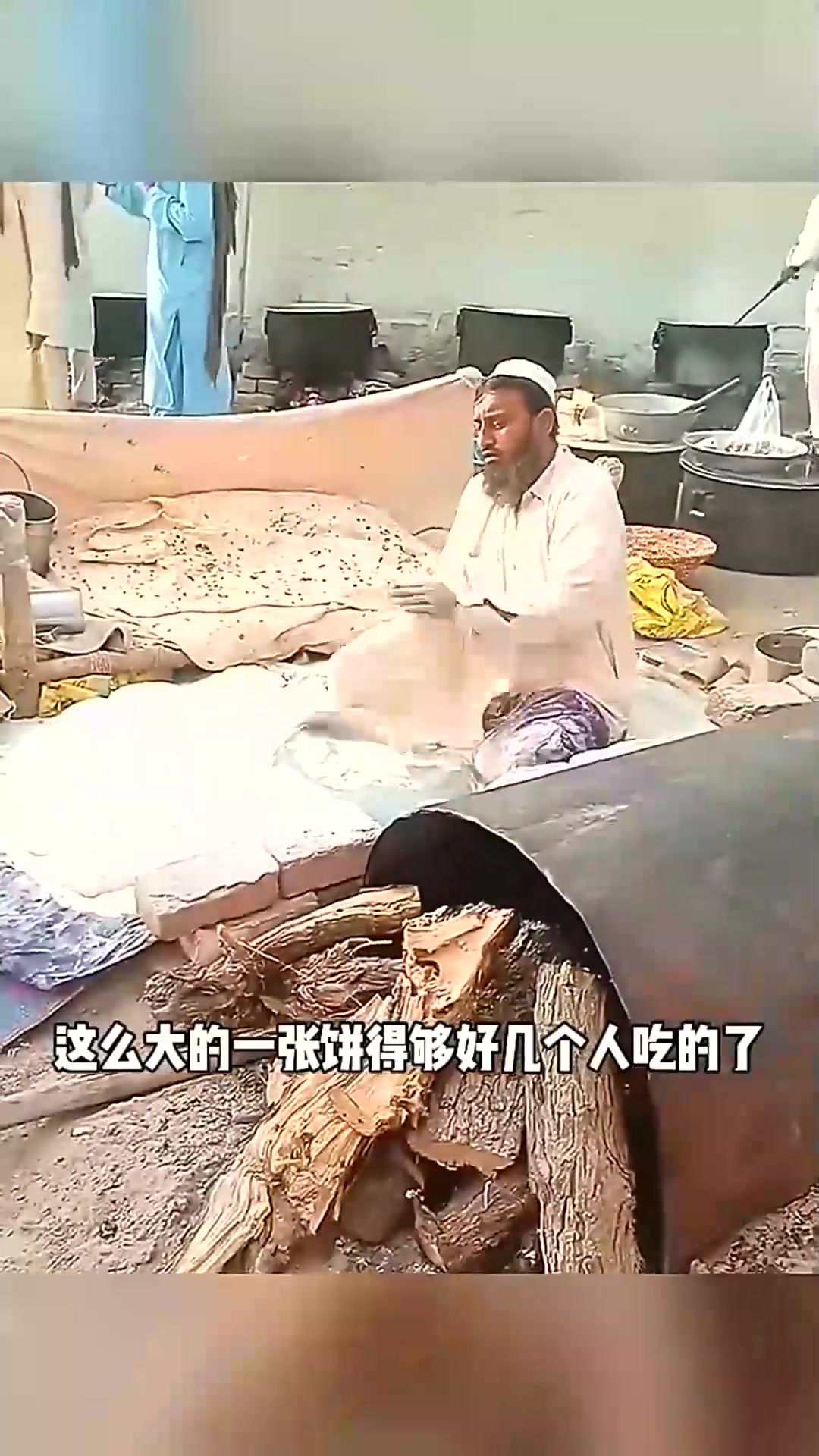  印度三个烙饼,一张够吃好几顿 搞笑配音 搞笑视频 椰子配音