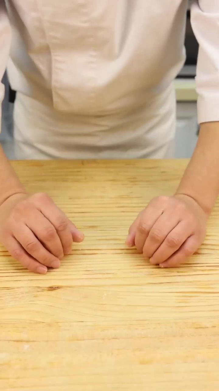 快过年了,你们家的大枣饽饽都蒸了吗?今天教大家做蓬松暄软的山东大枣饽饽