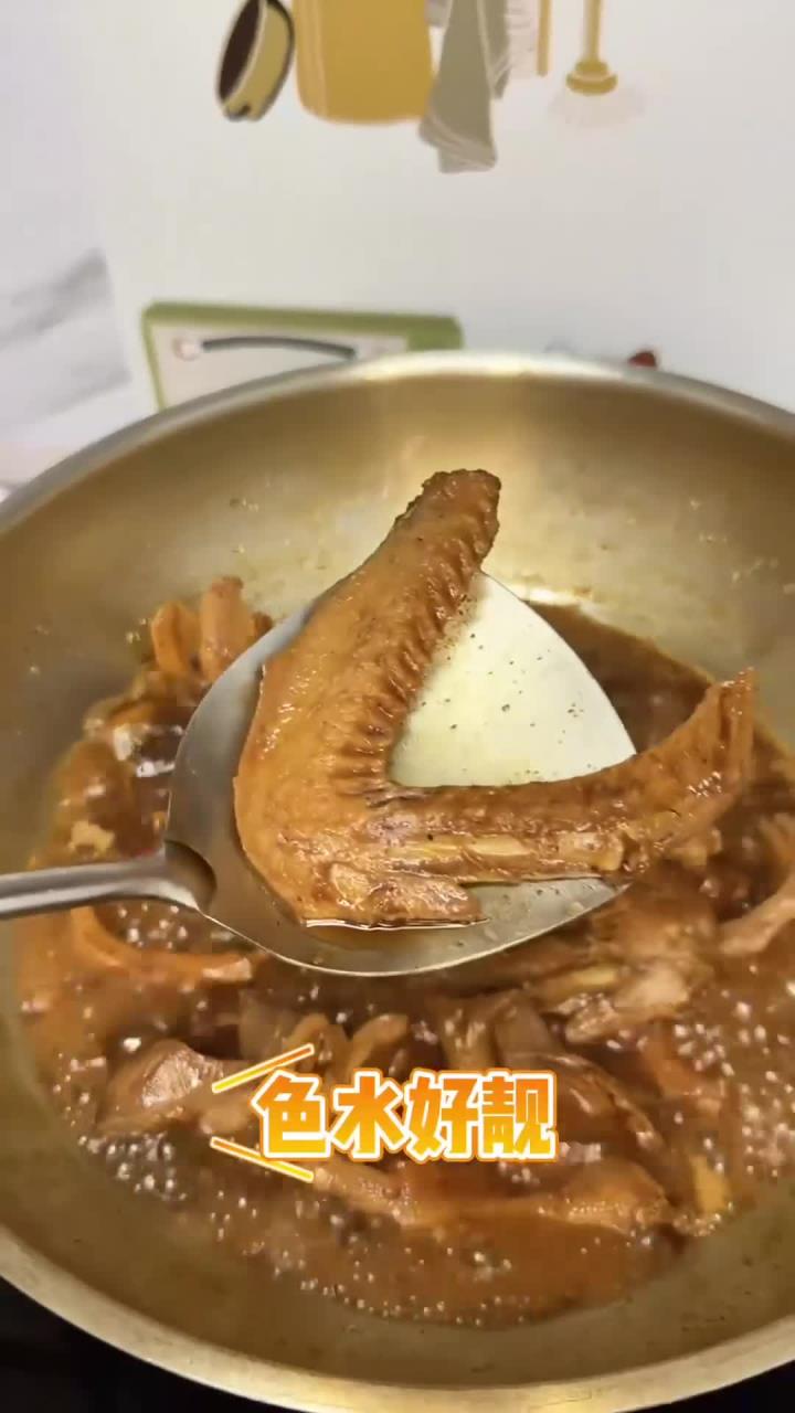 广东奶奶做的卤水鹅掌翼,好吃到停不下来。有一位有求必应的奶奶,是种什么体验?