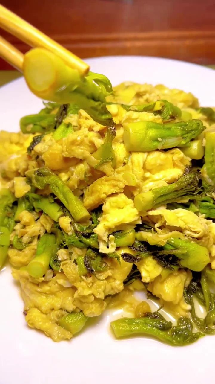 家常菜教程 刺老芽炒鸡蛋简单好吃一起去学起来吧~