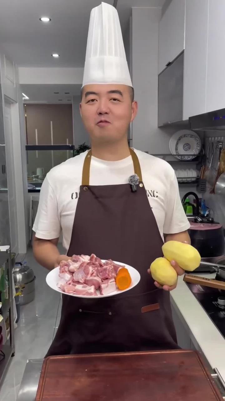 家常菜教程 咖喱排骨炖土豆简单好吃一起去学起来吧~