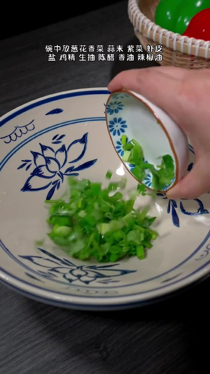 酸汤水饺的家常做法，学会了，你再也不用去饺子馆了~