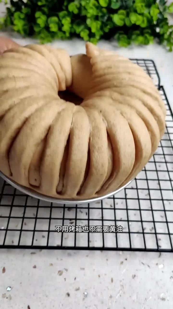 今天都这个全麦面包,不用烤箱,也不需要黄油,家里只要有蒸锅就能做,松松软软,馅料